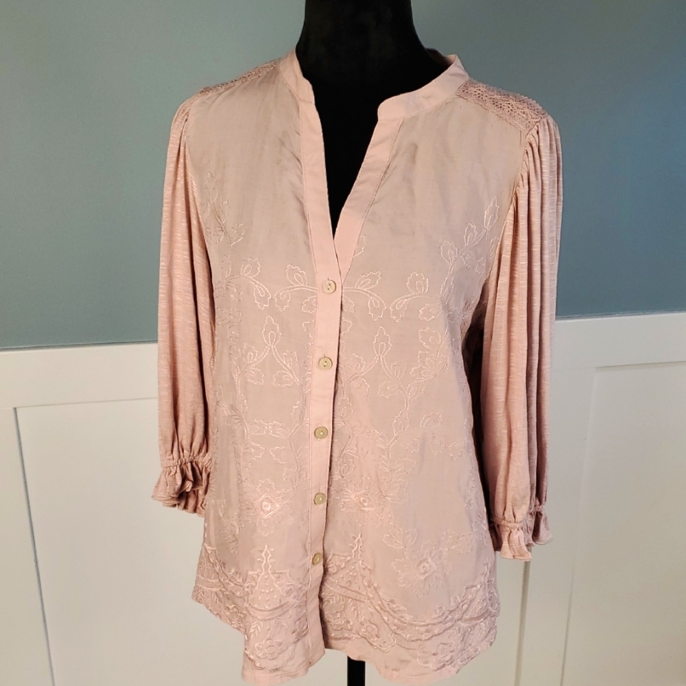 Democracy Embroidered Rayon Button Front Top S Blush Pink